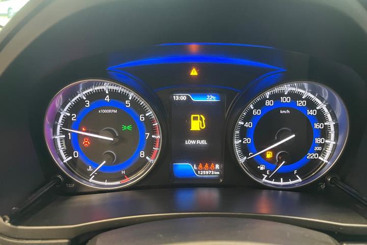 Grå Suzuki Baleno fra 2016