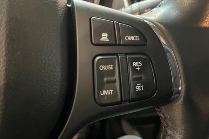 Grå Suzuki Baleno fra 2016