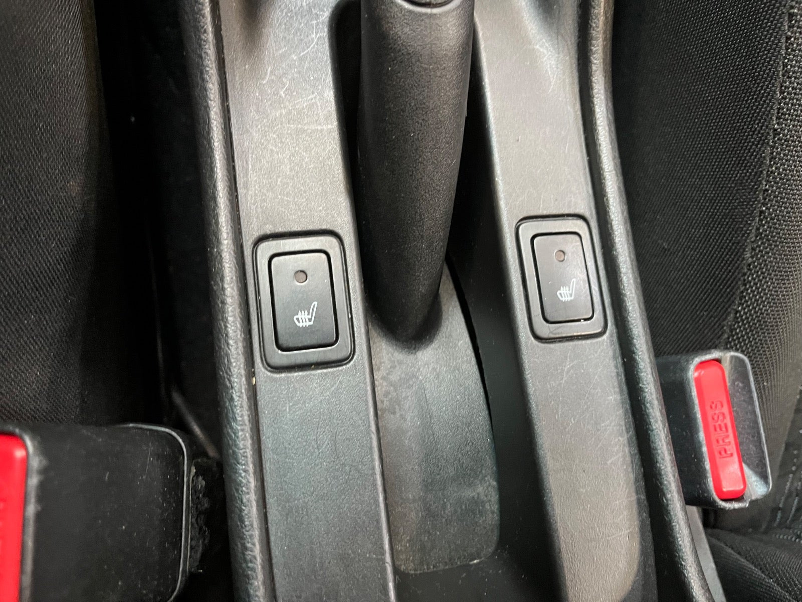 Grå Suzuki Baleno fra 2016