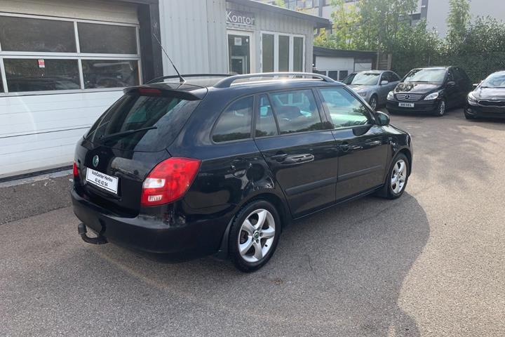 Sort Skoda Fabia fra 2011