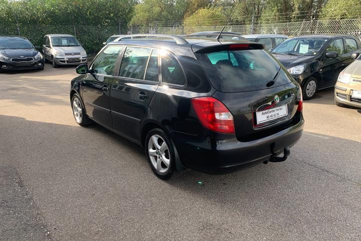 Sort Skoda Fabia fra 2011