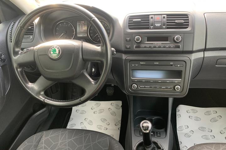 Sort Skoda Fabia fra 2011