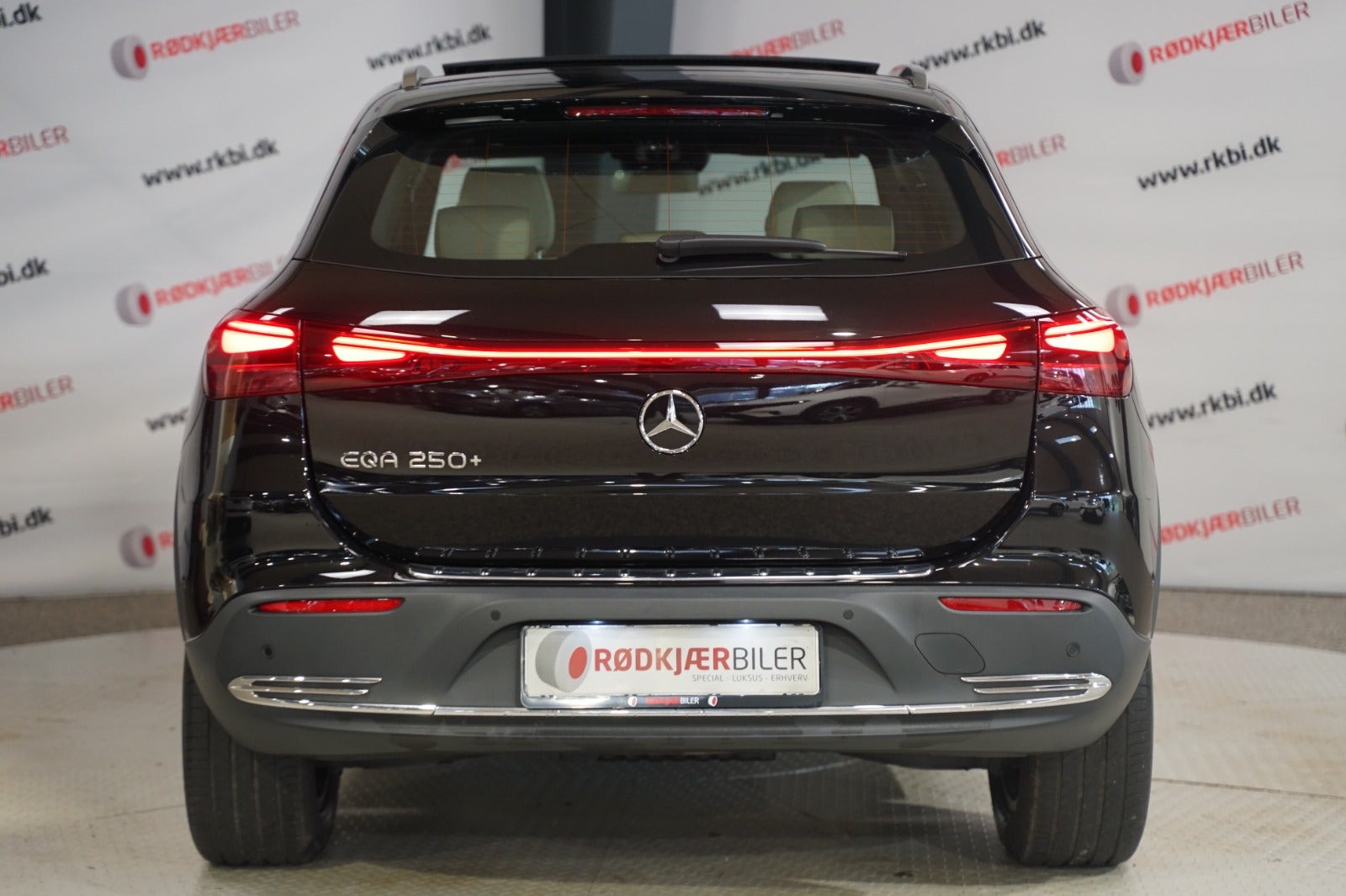 Sort Mercedes EQA250+ fra 2025
