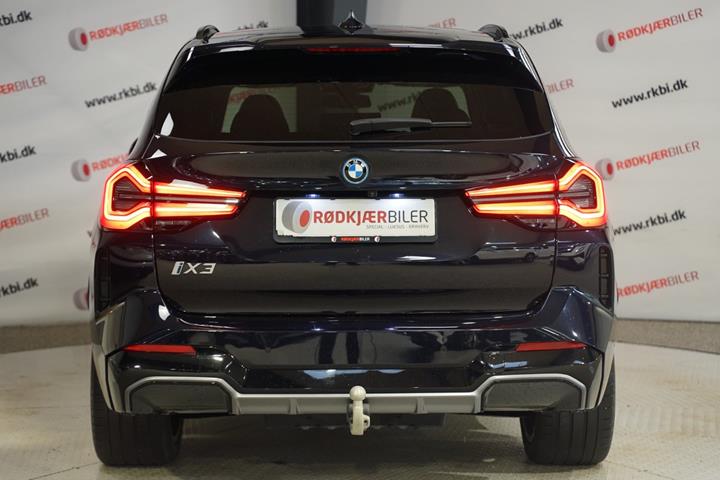 Sort BMW iX3 fra 2023