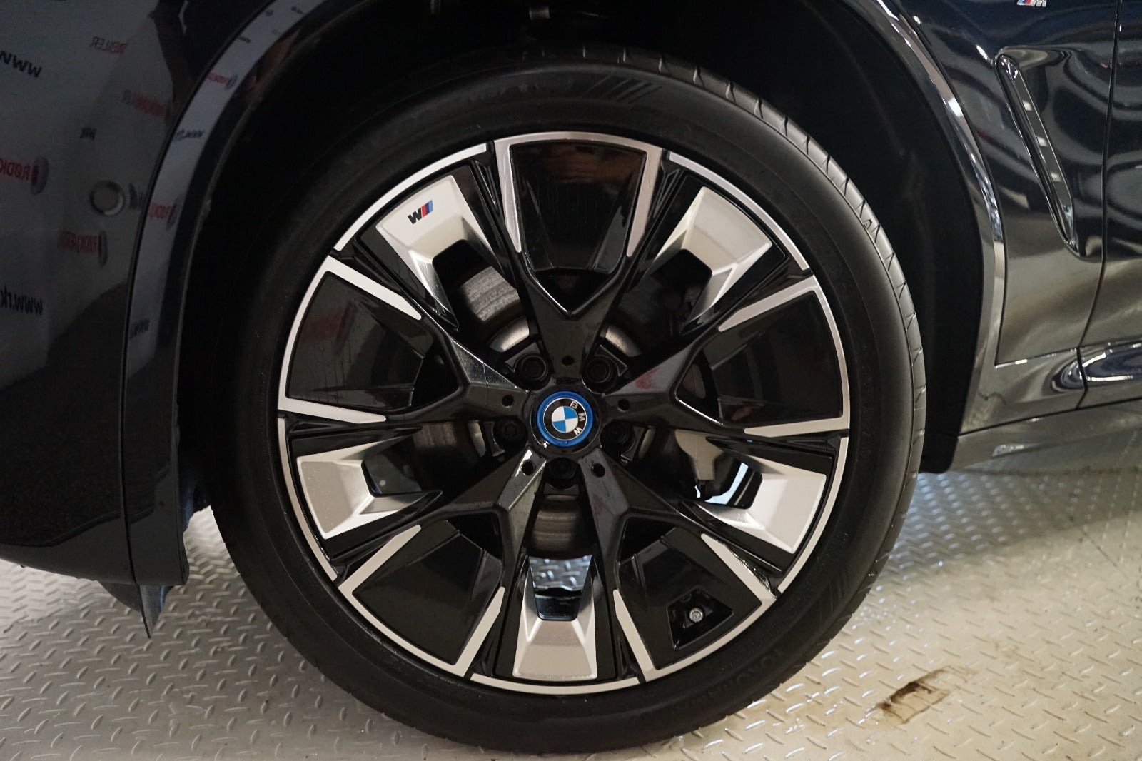 Sort BMW iX3 fra 2023