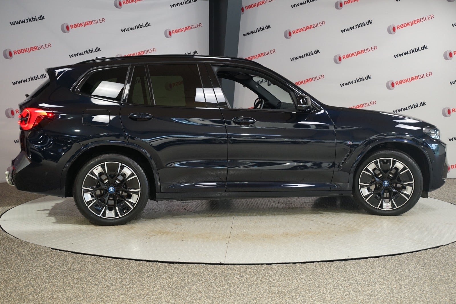 Sort BMW iX3 fra 2023