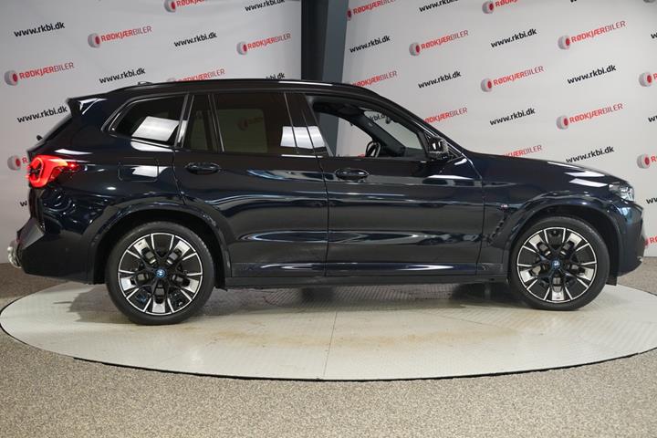 Sort BMW iX3 fra 2023