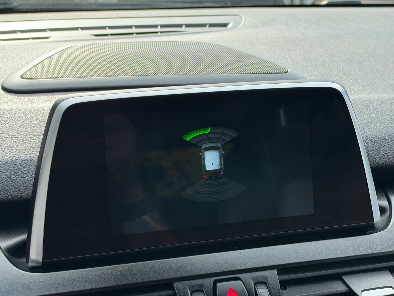 Hvid BMW 225xe fra 2019