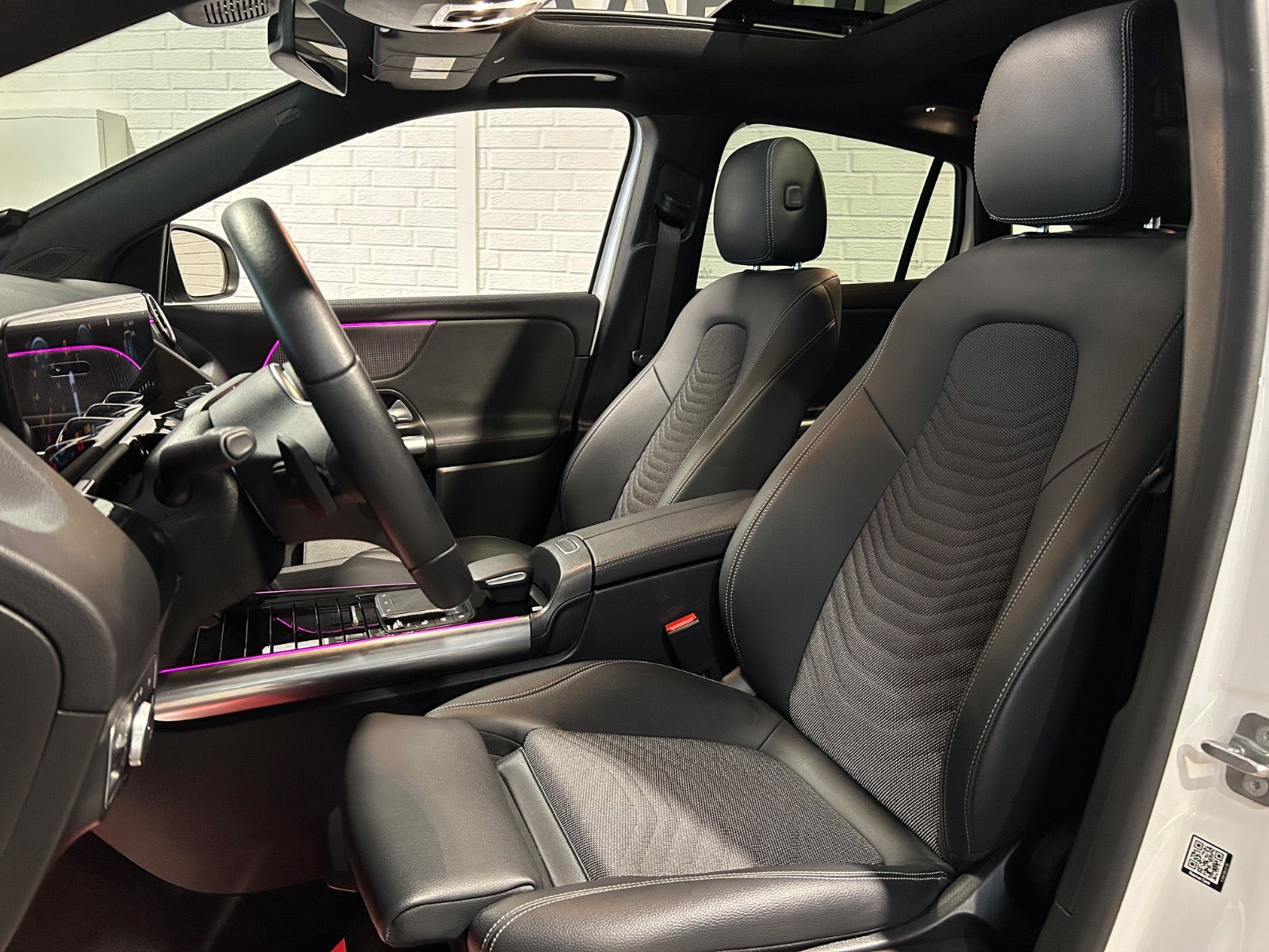 Hvid Mercedes EQA250 fra 2023