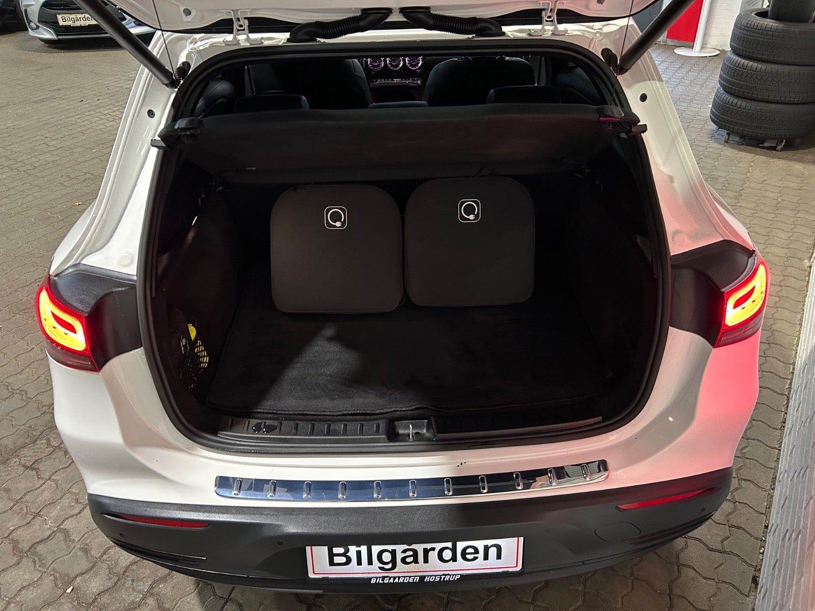 Hvid Mercedes EQA250 fra 2023
