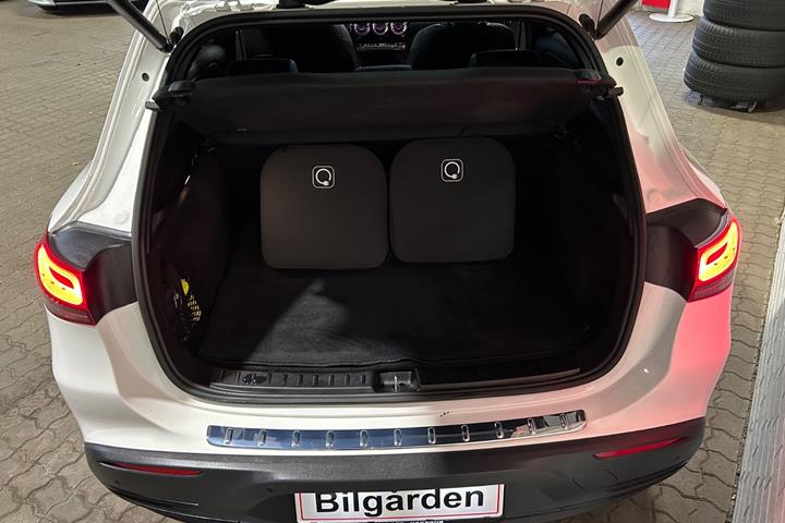 Hvid Mercedes EQA250 fra 2023