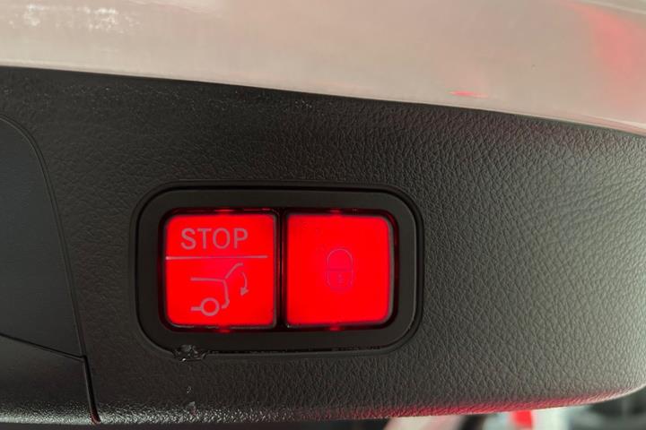Hvid Mercedes EQA250 fra 2023
