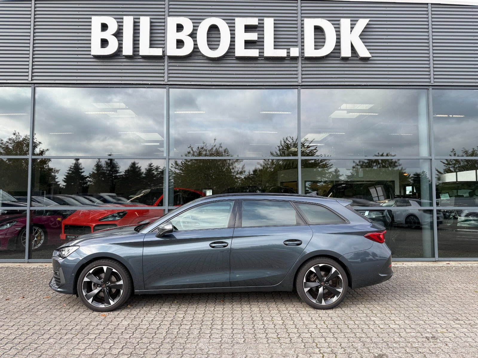 Sort Cupra Leon fra 2024