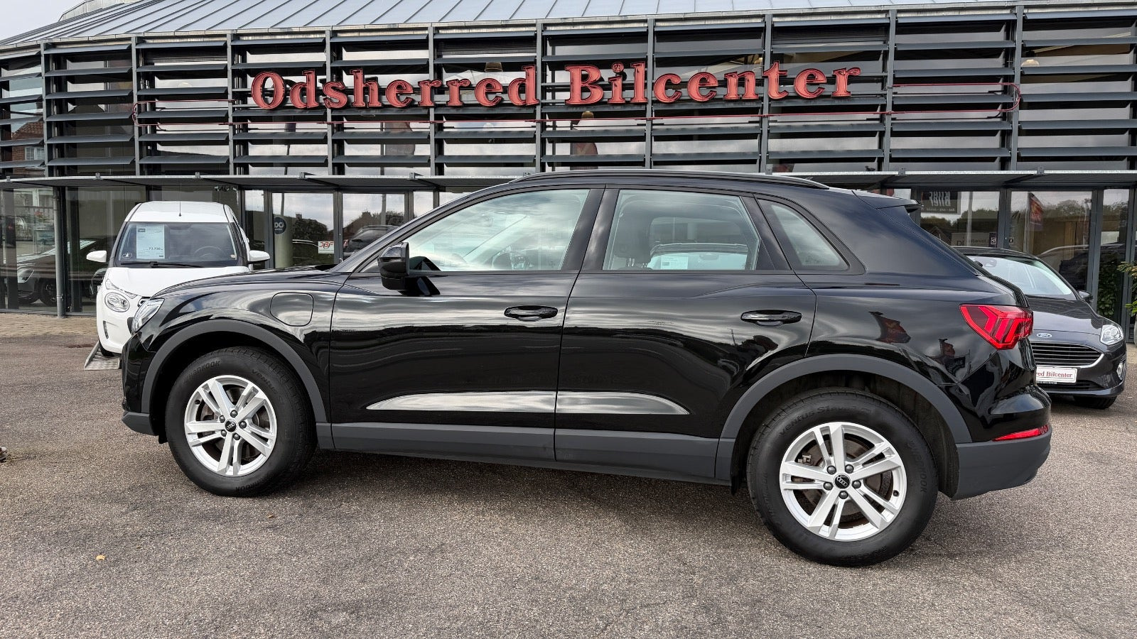 Sort Audi Q3 fra 2023