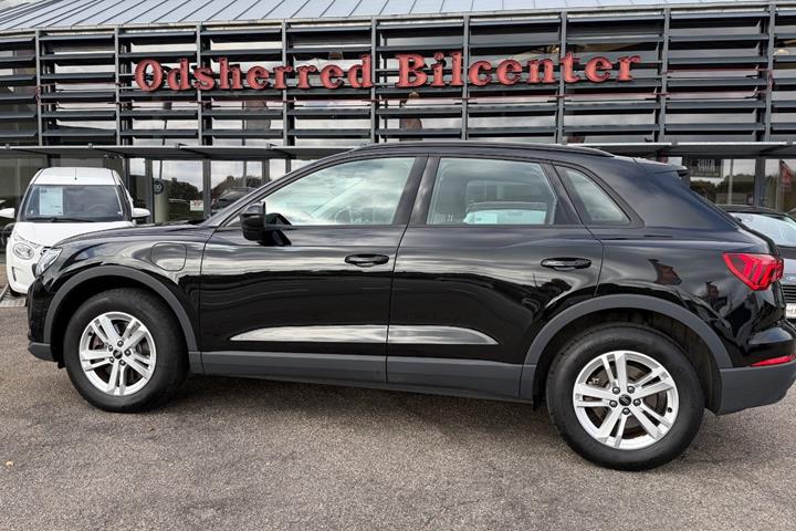 Sort Audi Q3 fra 2023