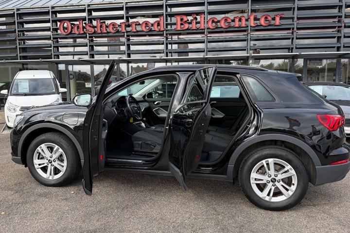 Sort Audi Q3 fra 2023
