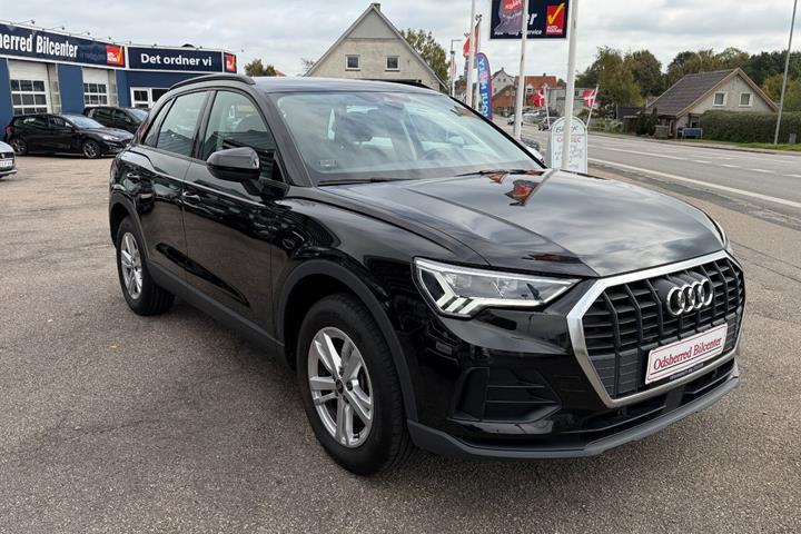 Sort Audi Q3 fra 2023