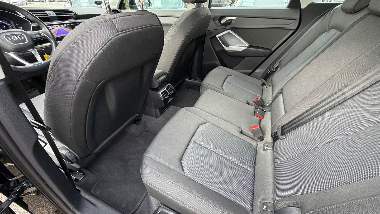 Sort Audi Q3 fra 2023