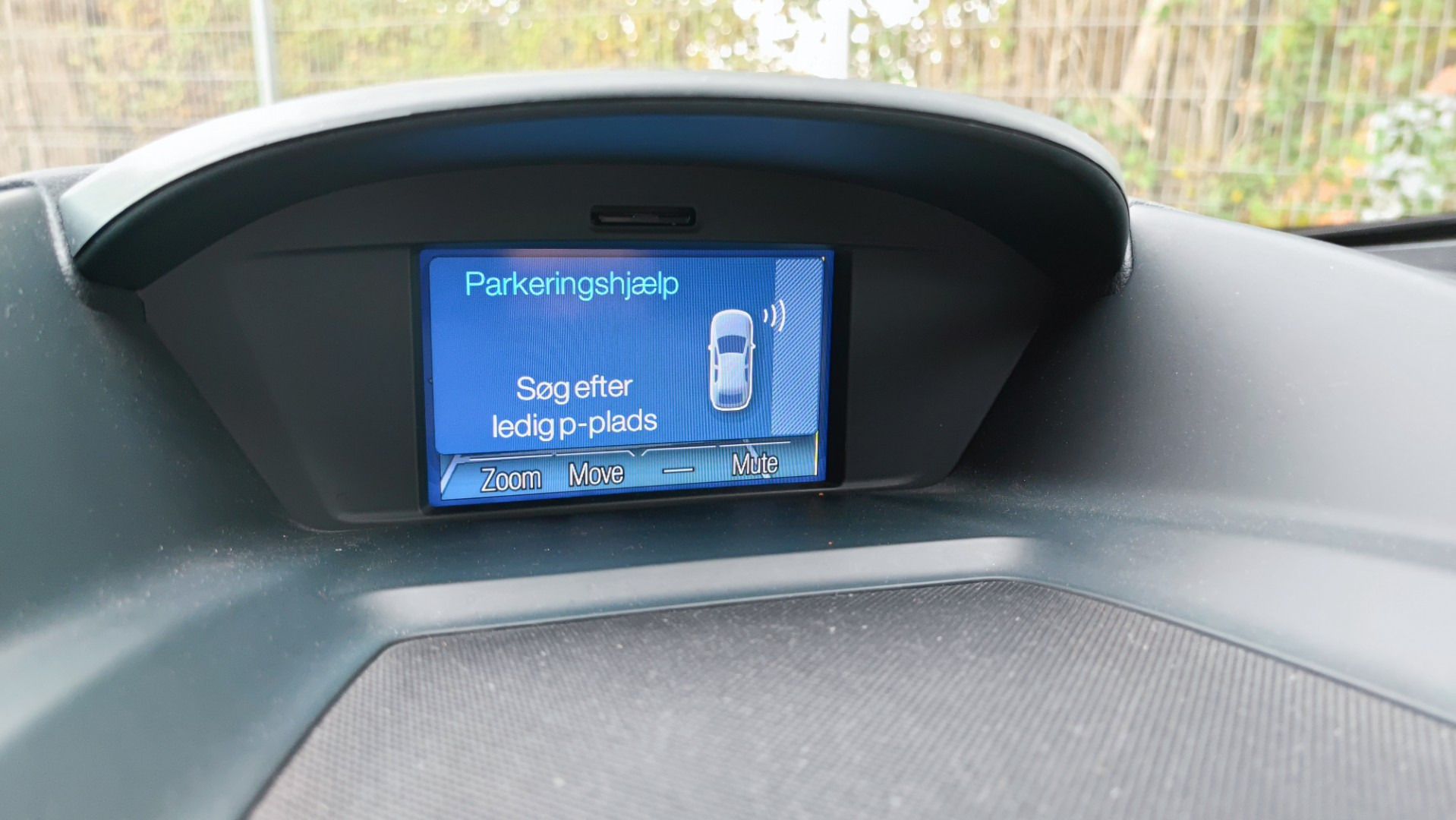 Grå Ford C-MAX fra 2014