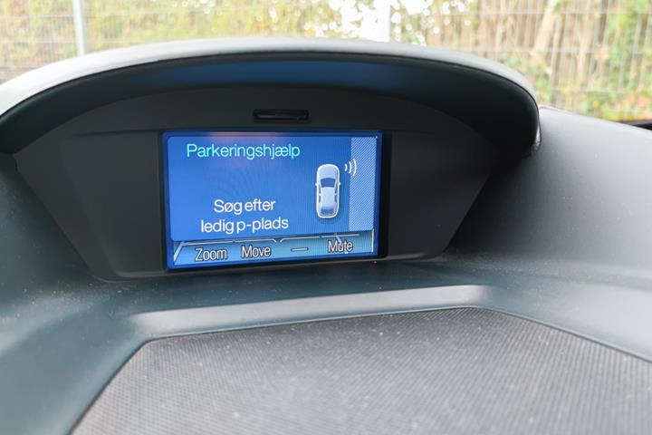 Grå Ford C-MAX fra 2014