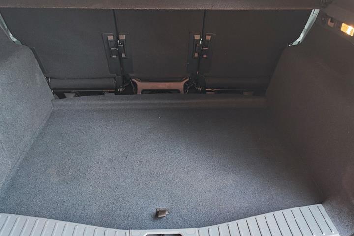 Grå Ford C-MAX fra 2014