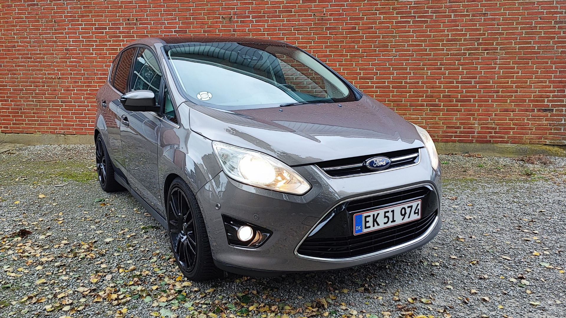 Grå Ford C-MAX fra 2014