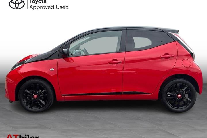 Rød Toyota Aygo fra 2017