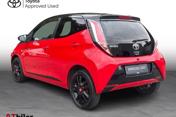 Rød Toyota Aygo fra 2017