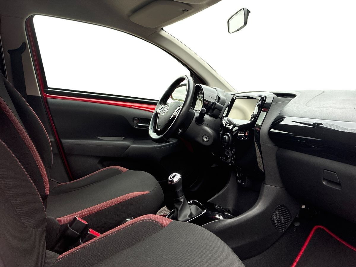 Rød Toyota Aygo fra 2017