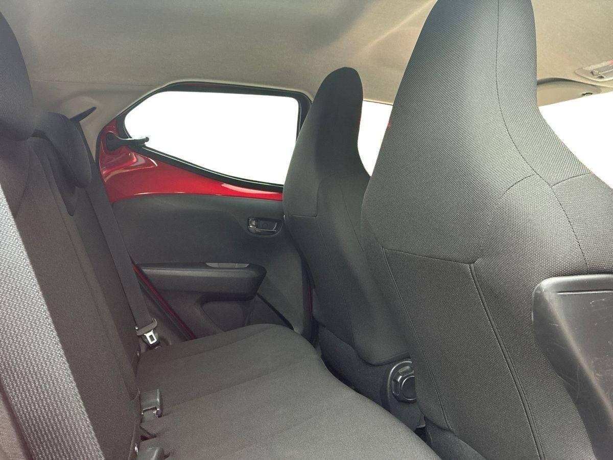 Rød Toyota Aygo fra 2017
