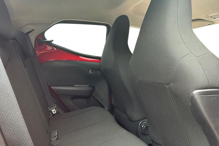 Rød Toyota Aygo fra 2017