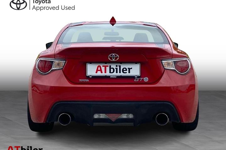 Rød Toyota GT86 fra 2013