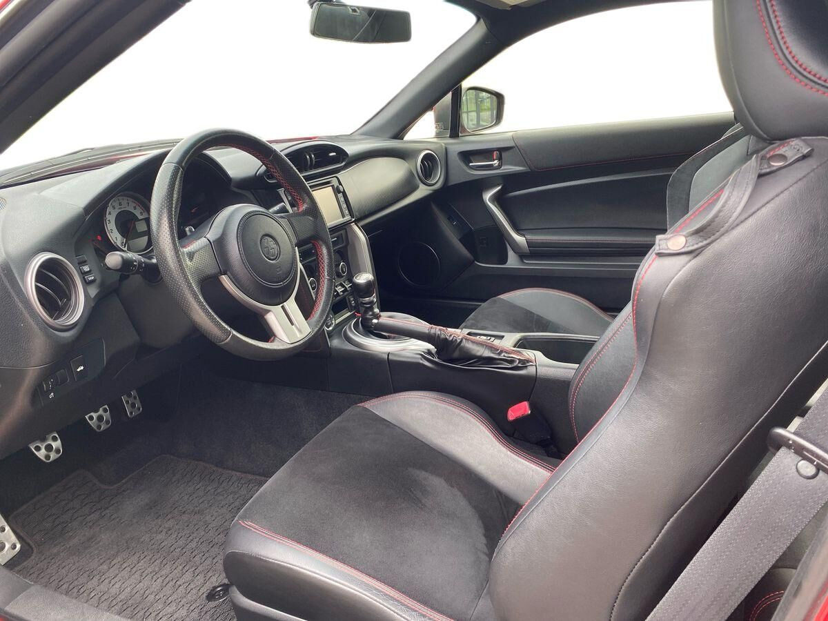 Rød Toyota GT86 fra 2013