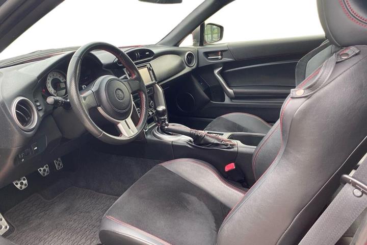 Rød Toyota GT86 fra 2013