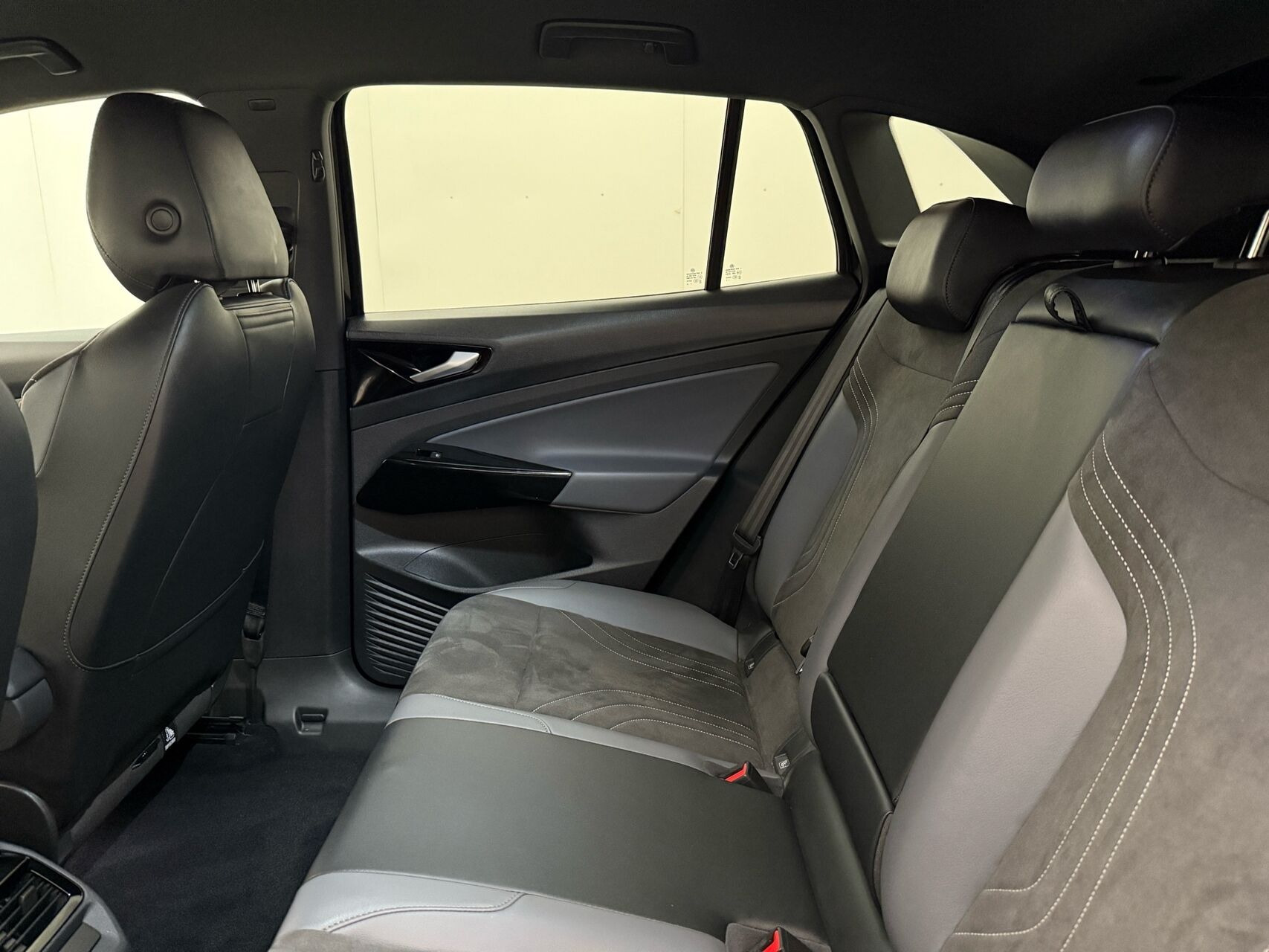 Sort VW ID.4 fra 2023