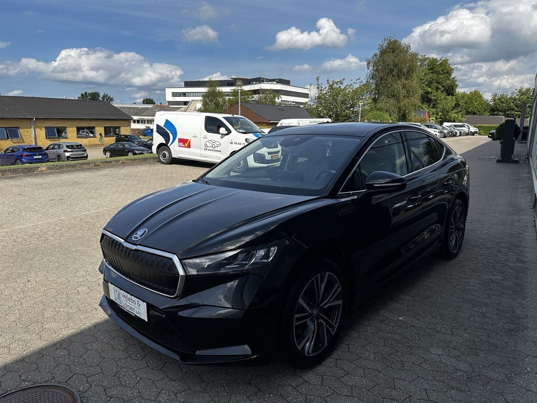 Sort Skoda Enyaq fra 2023