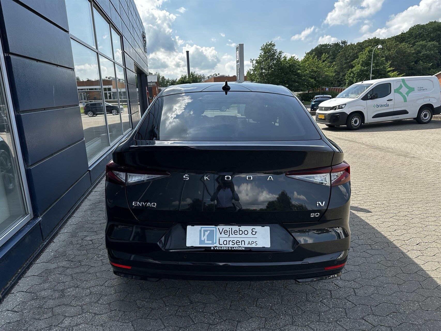Sort Skoda Enyaq fra 2023