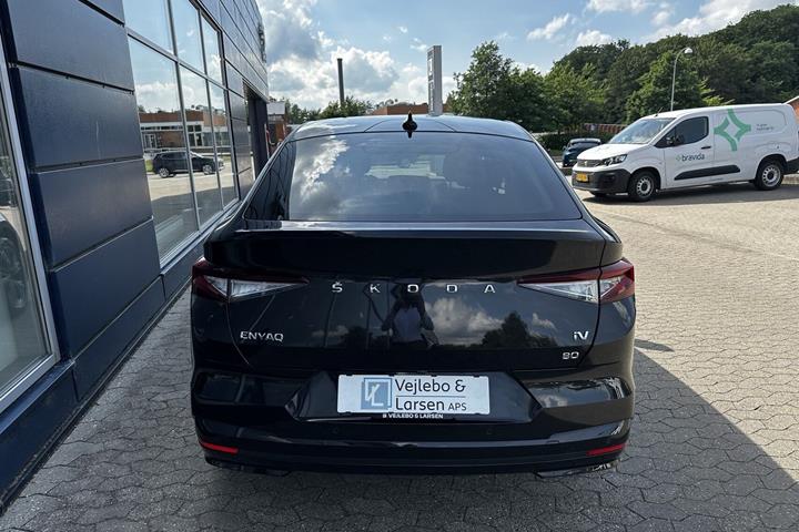 Sort Skoda Enyaq fra 2023