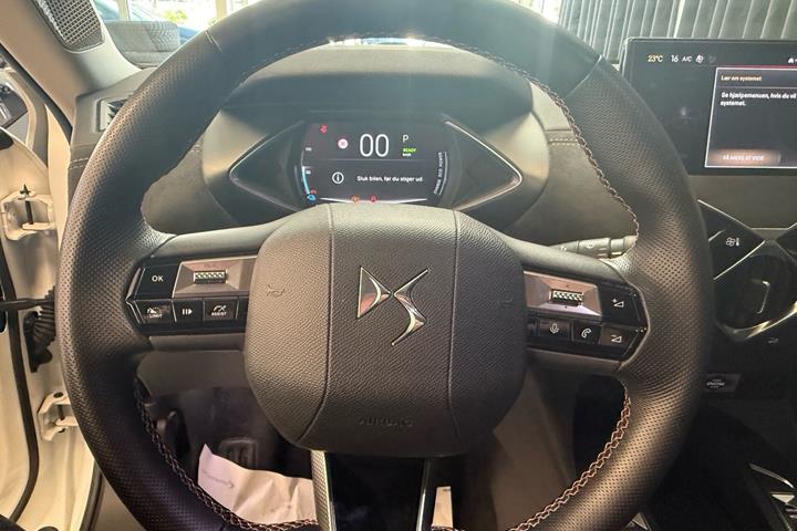 Hvid DS DS 3 CrossBack fra 2025