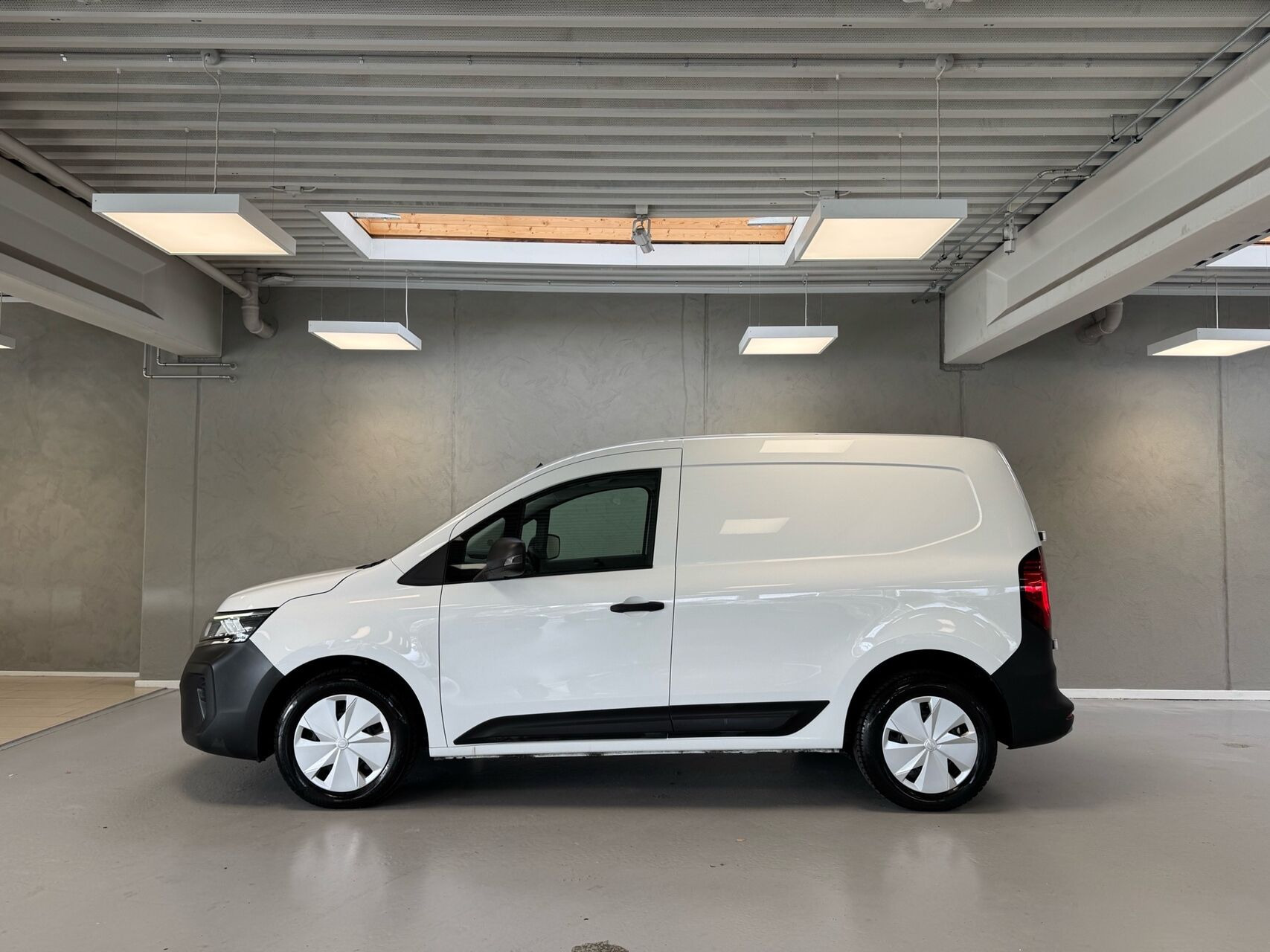Hvid Nissan Townstar fra 2023