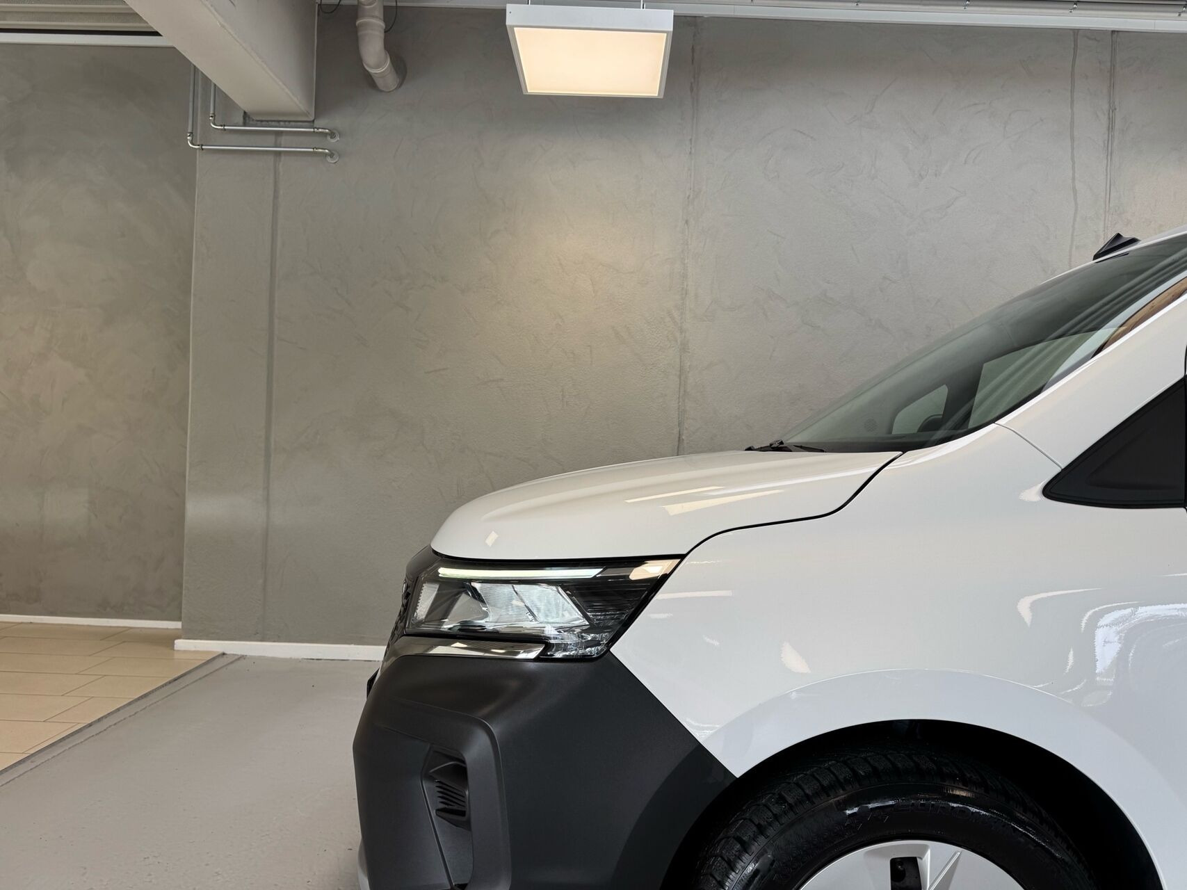 Hvid Nissan Townstar fra 2023