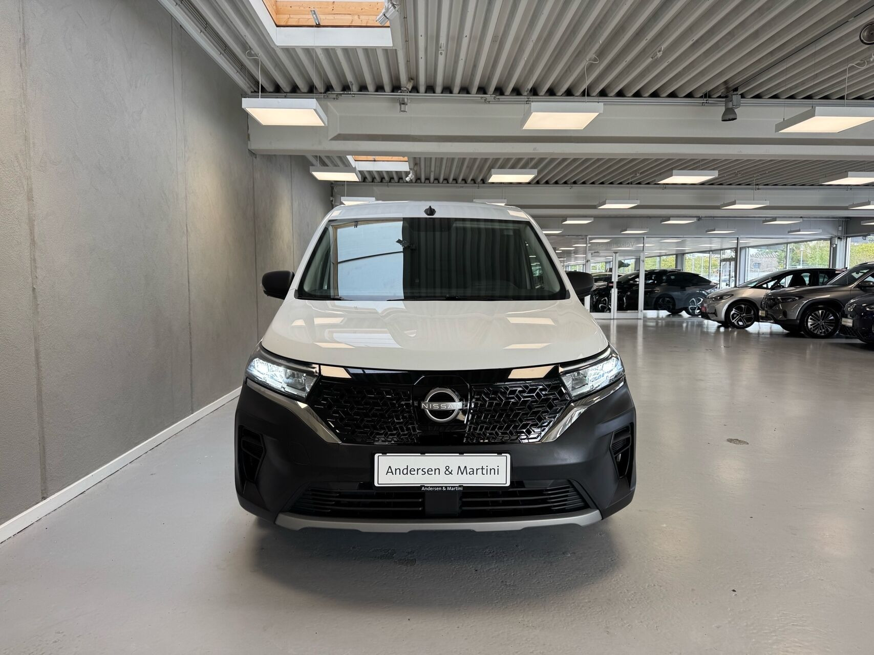 Hvid Nissan Townstar fra 2023