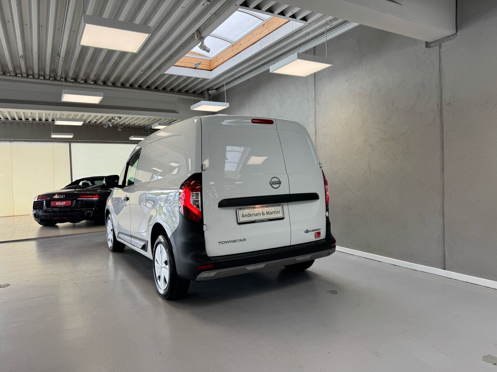 Hvid Nissan Townstar fra 2023
