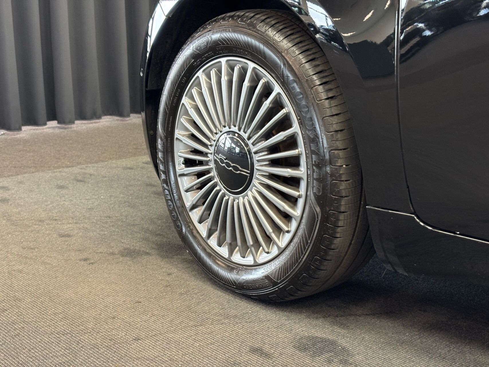 Sort Fiat 500e fra 2023