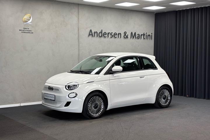 Hvid Fiat 500e fra 2023