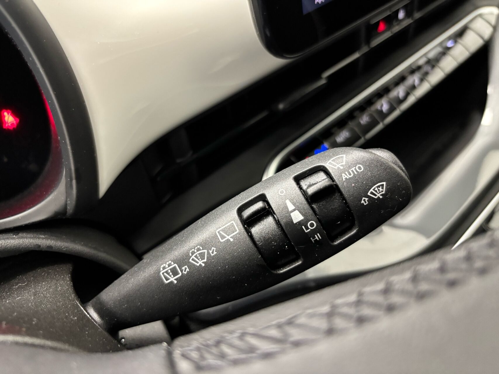 Hvid Fiat 500e fra 2023