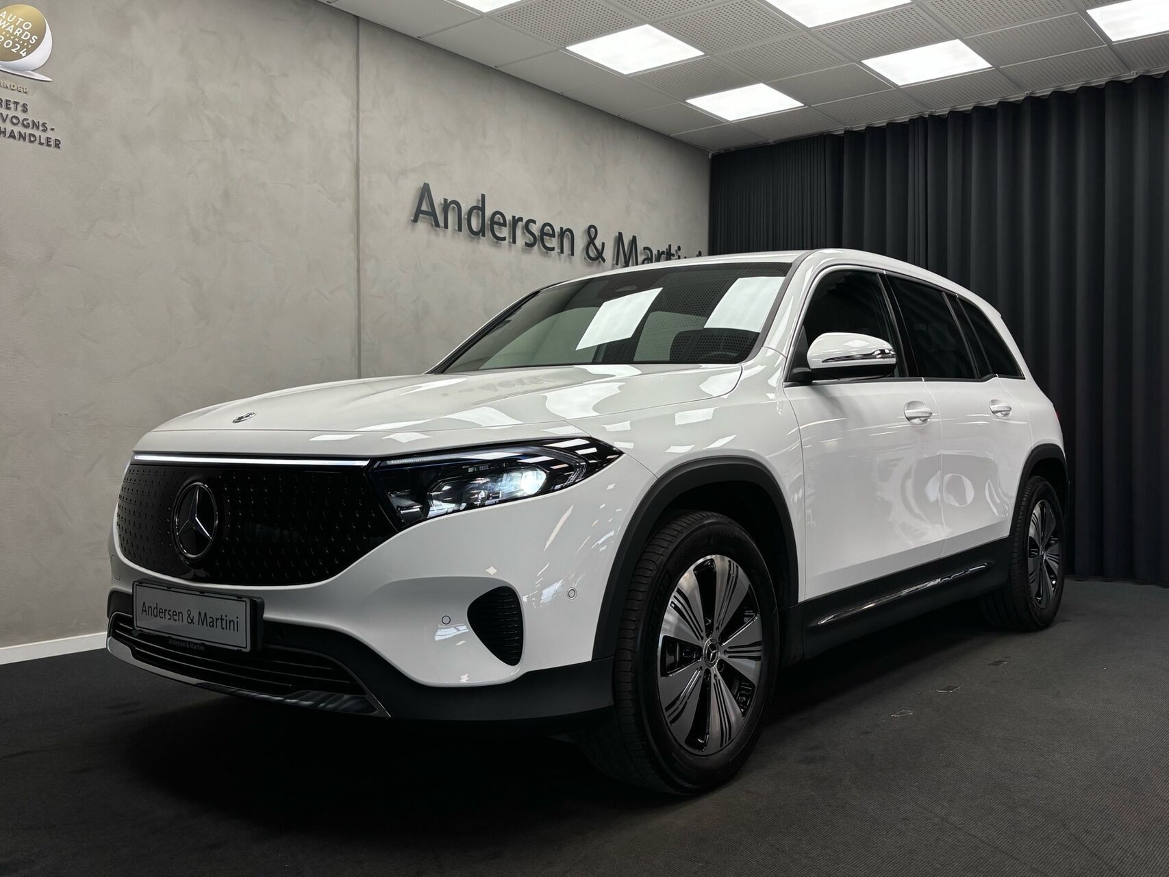 Hvid Mercedes EQB250+ fra 2025