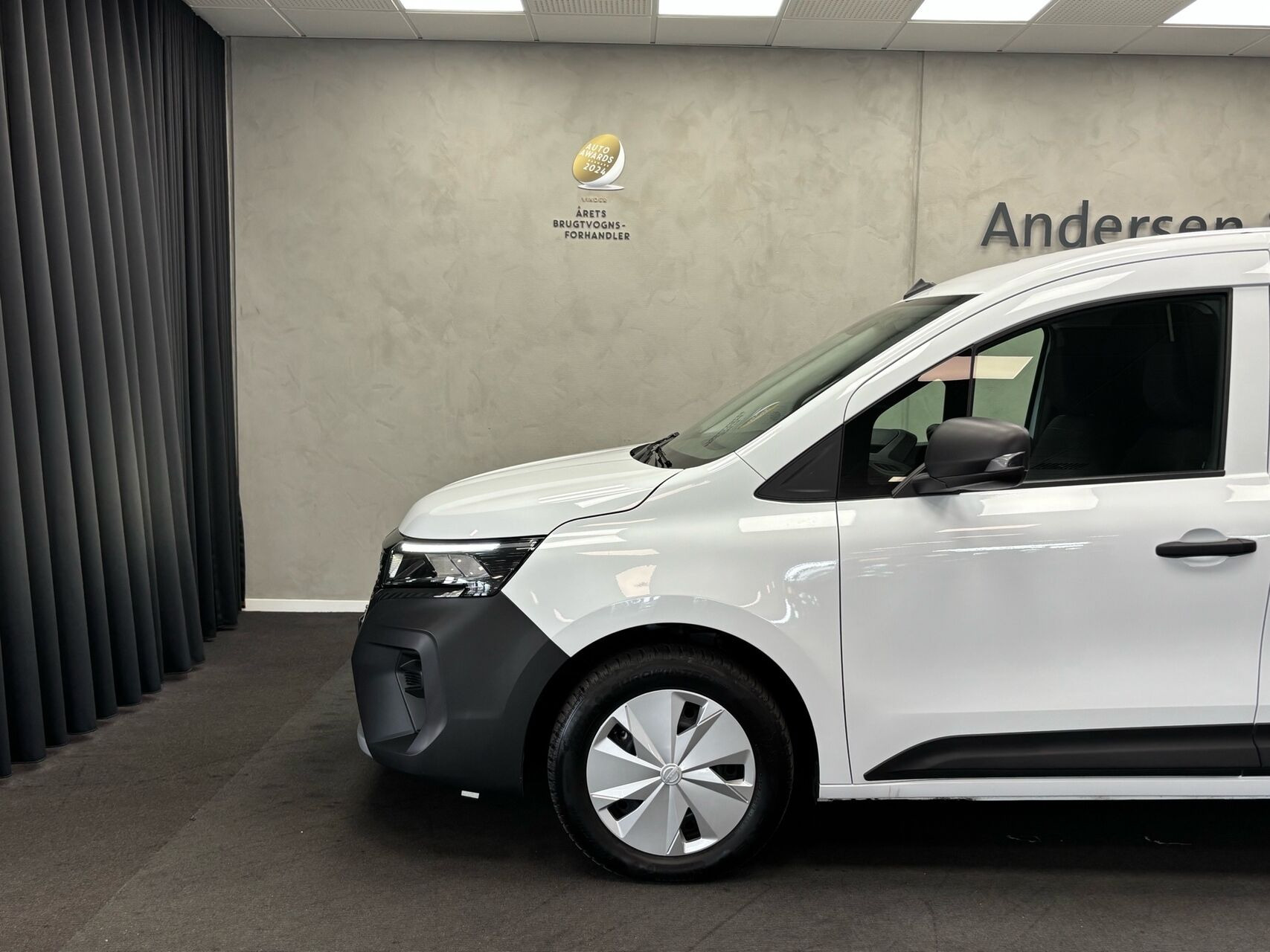 Hvid Nissan Townstar fra 2023