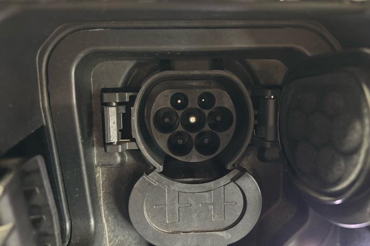 Hvid Nissan Townstar fra 2023