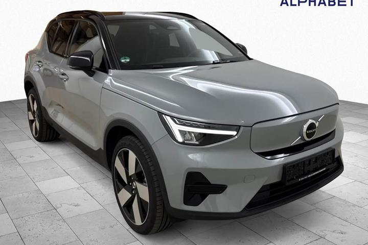 Grå Volvo XC40 fra 2023